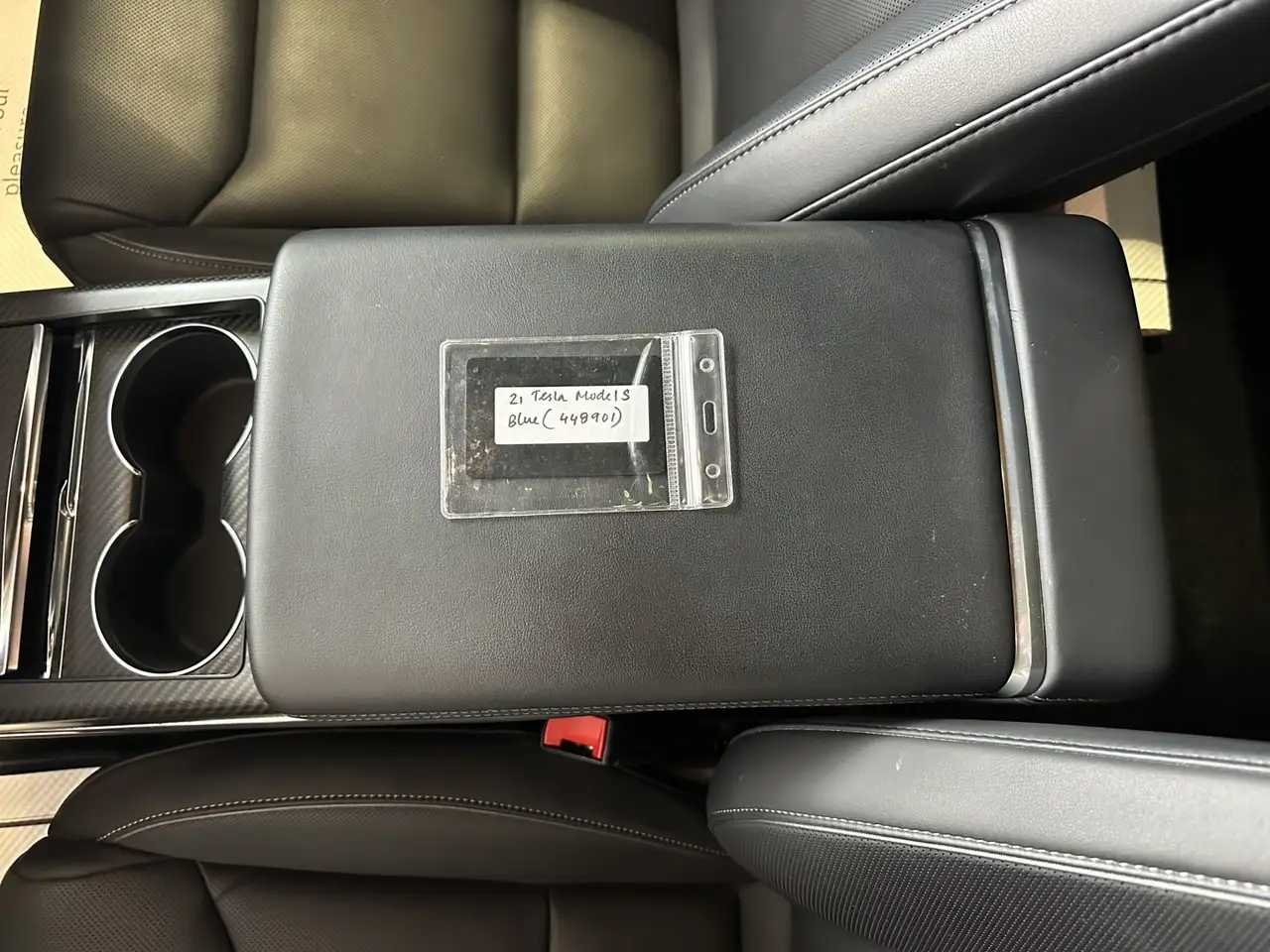 Tesla Model S снимка Tesla Model S