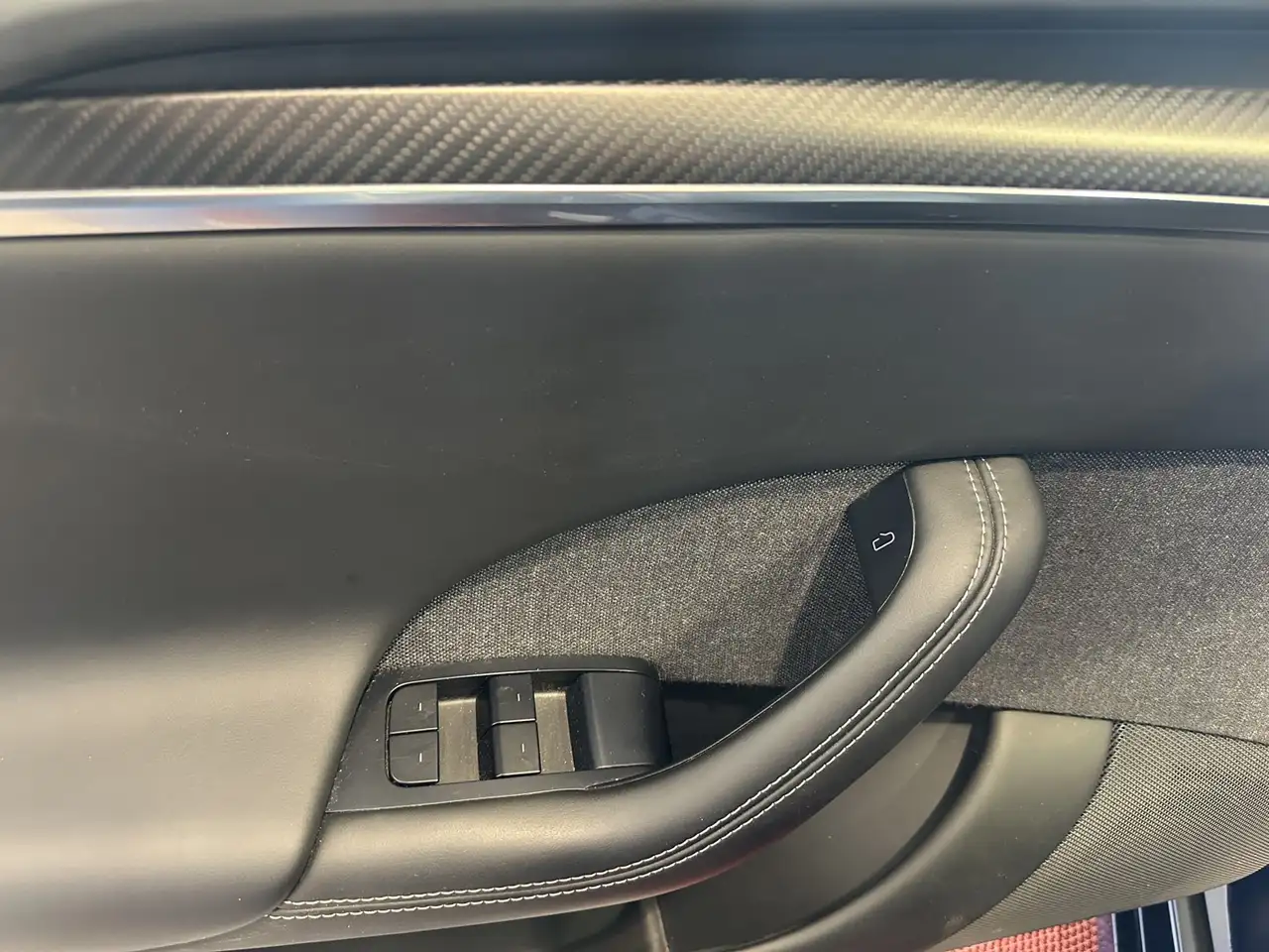 Tesla Model S снимка Tesla Model S