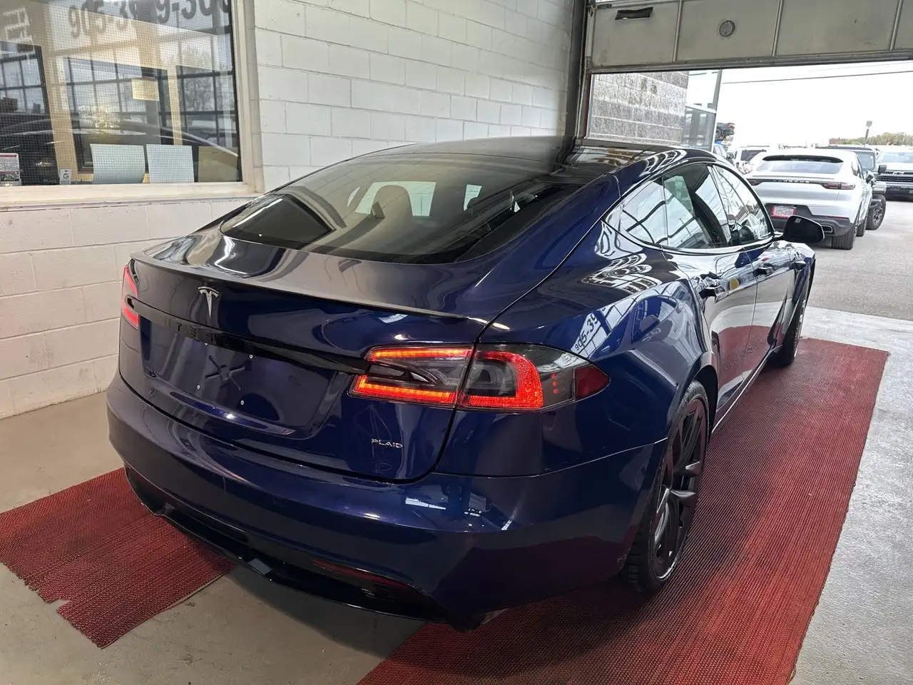 Tesla Model S снимка Tesla Model S