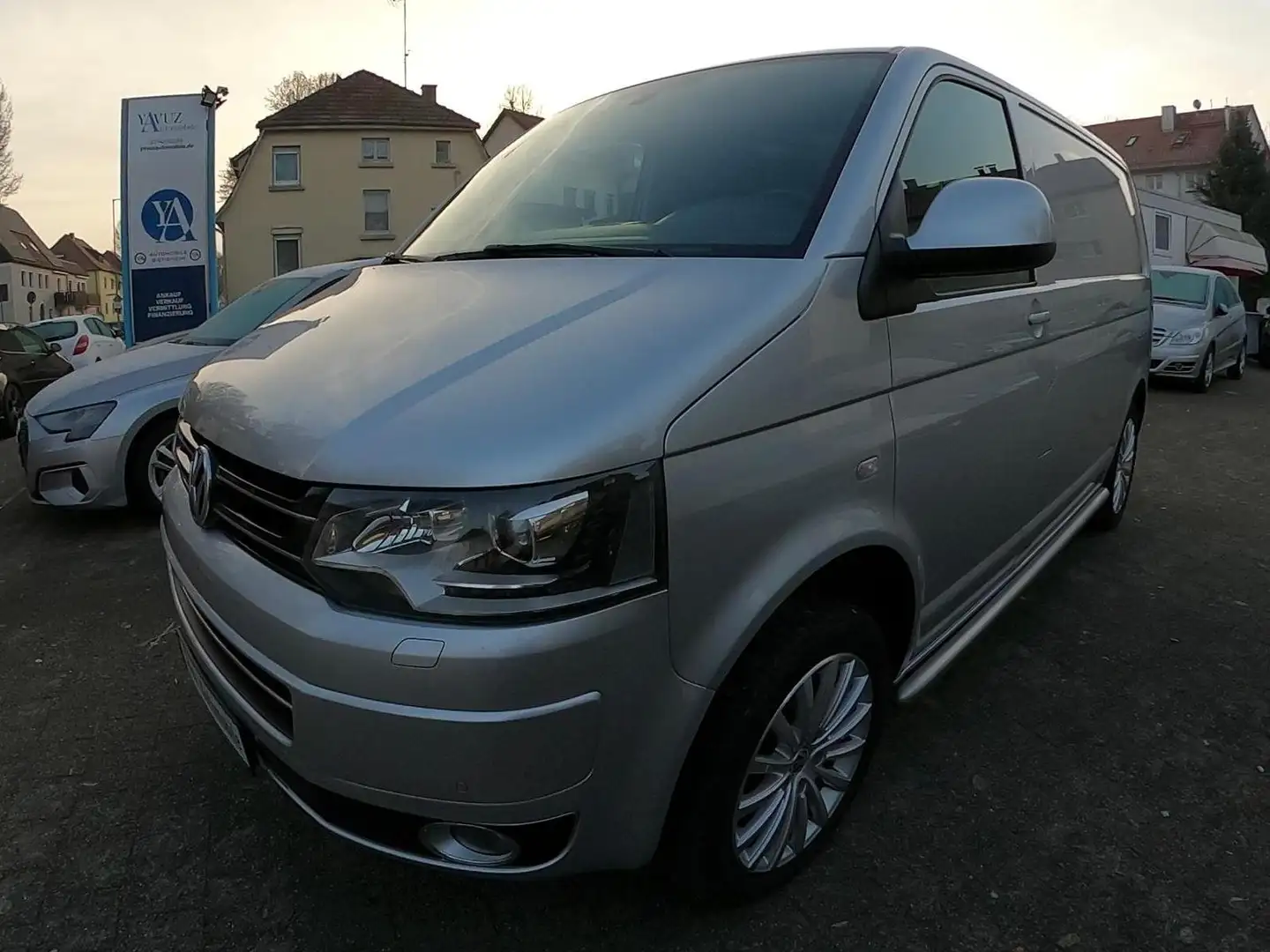 Volkswagen T5 Transporter Kasten-Kombi Kasten Silber - 2