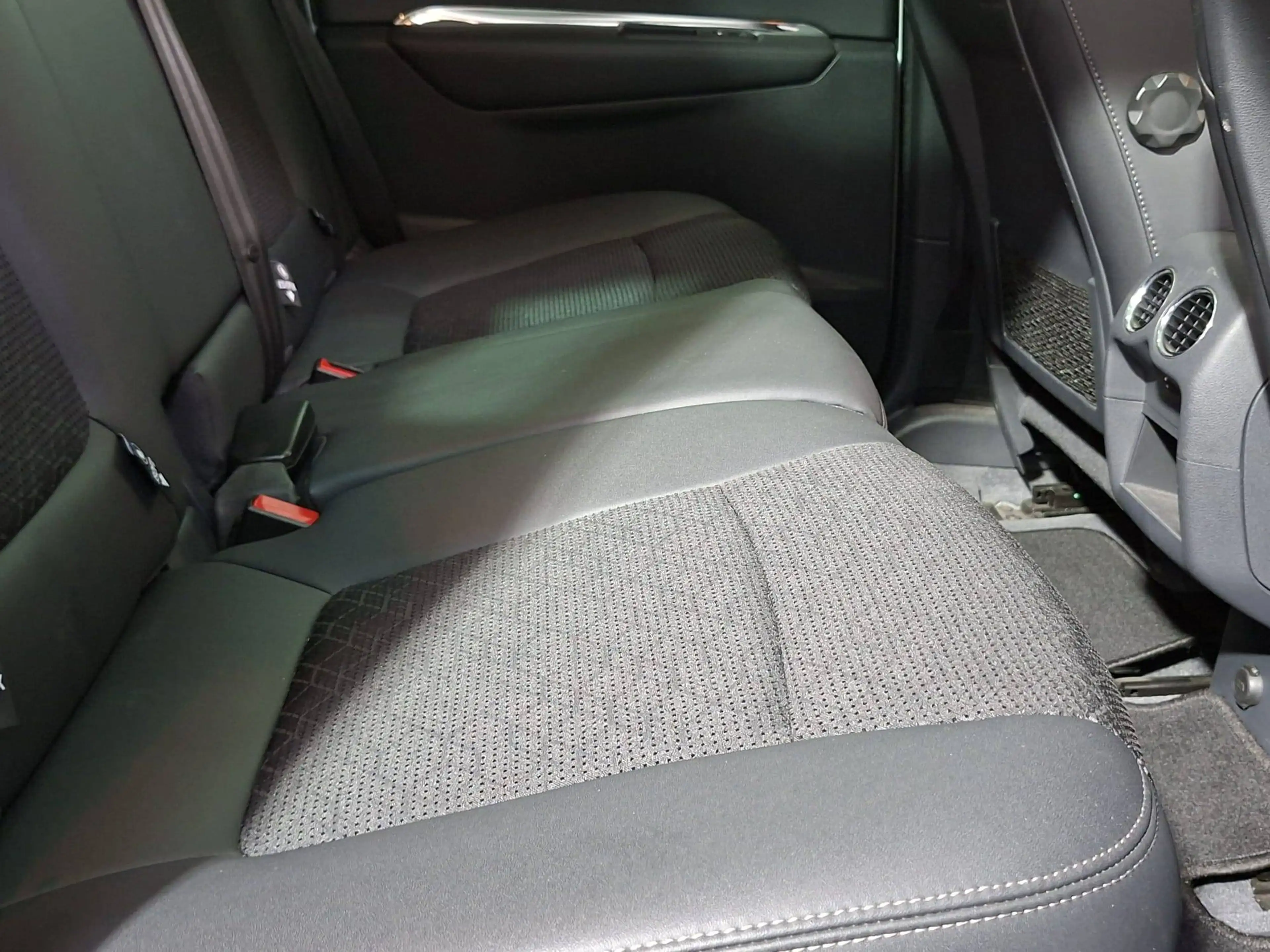Peugeot 3008 3008 1.6 THP Allure — photo 11