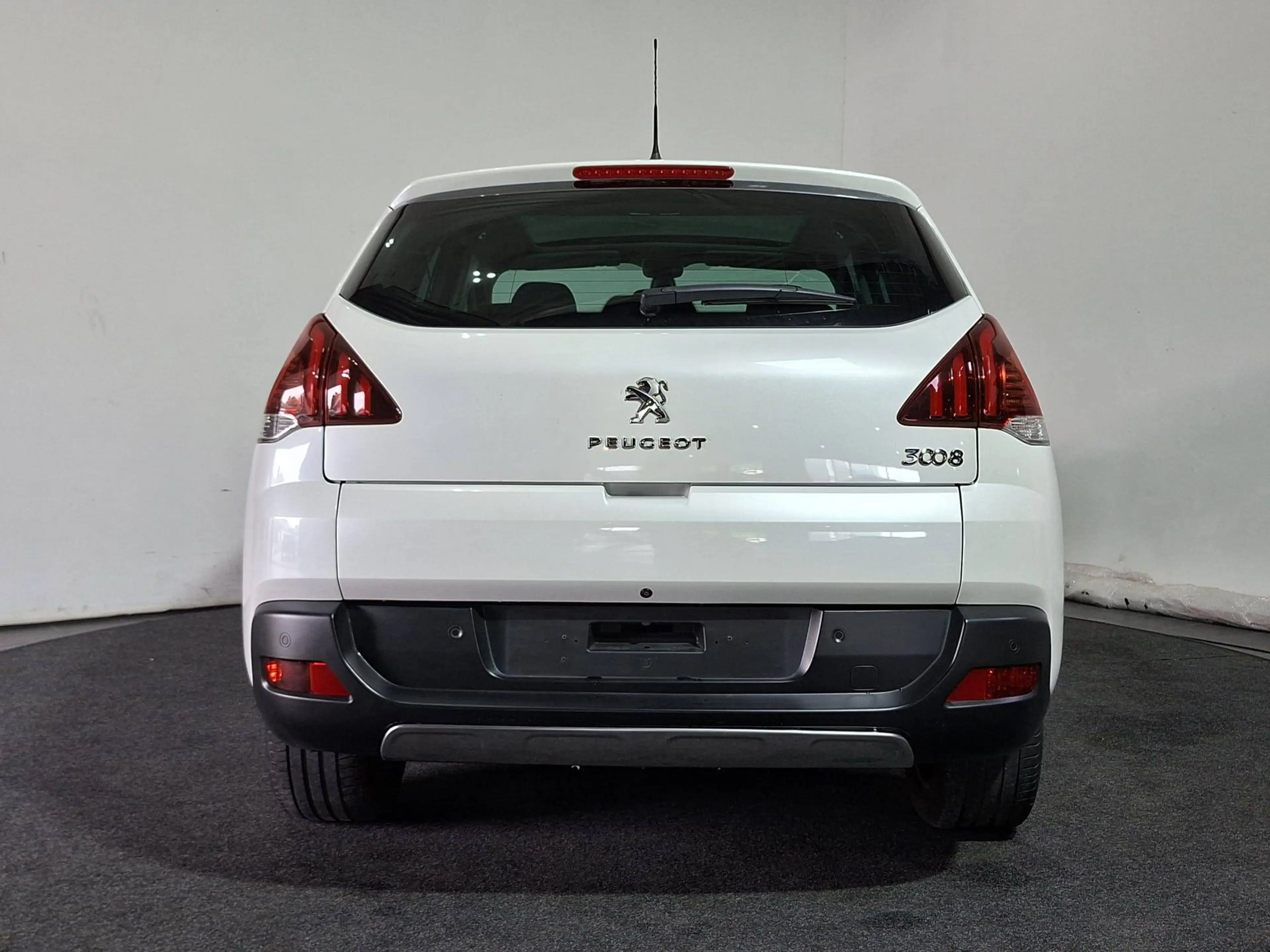 Peugeot 3008 3008 1.6 THP Allure — photo 4
