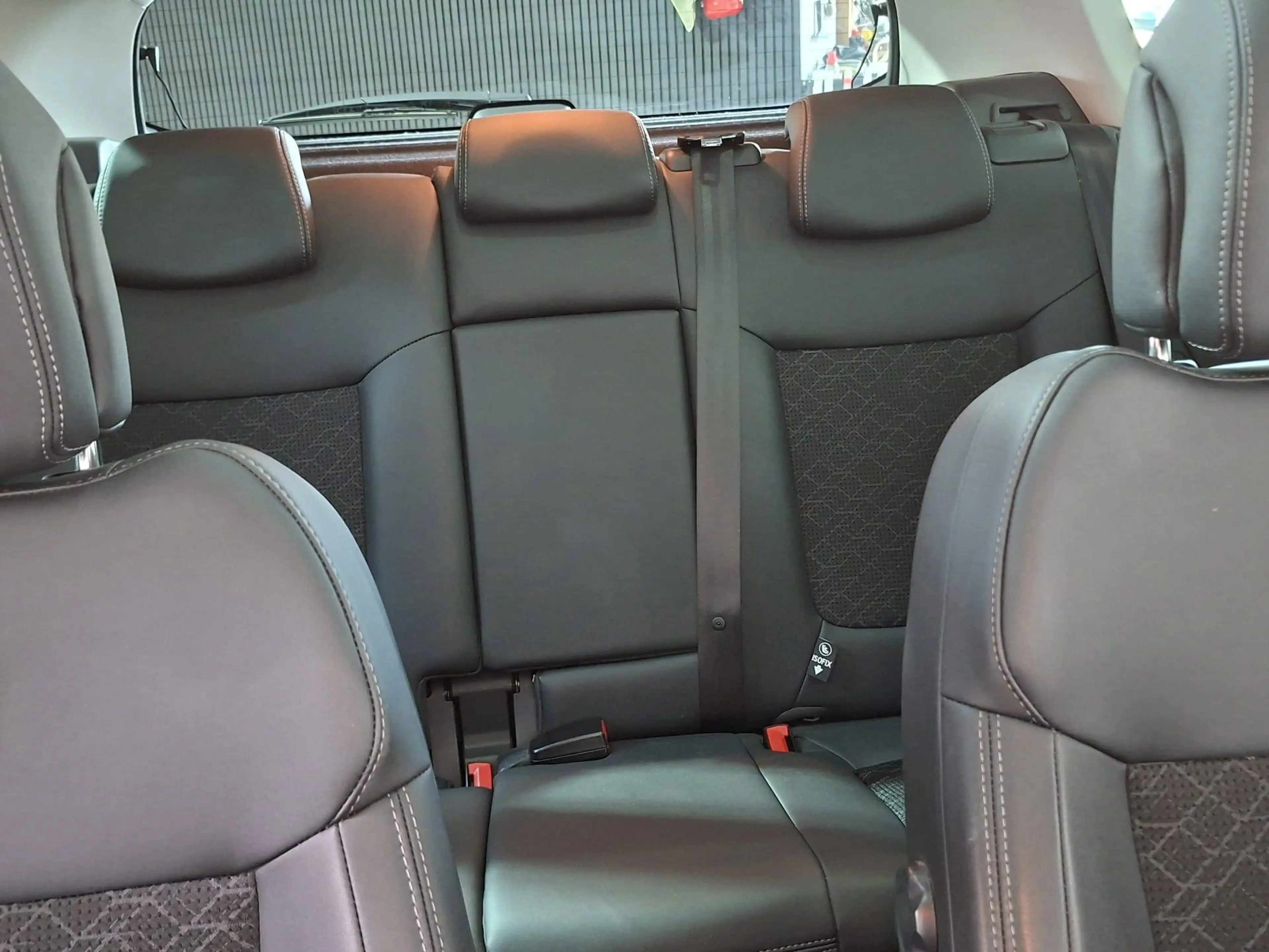 Peugeot 3008 3008 1.6 THP Allure — photo 12