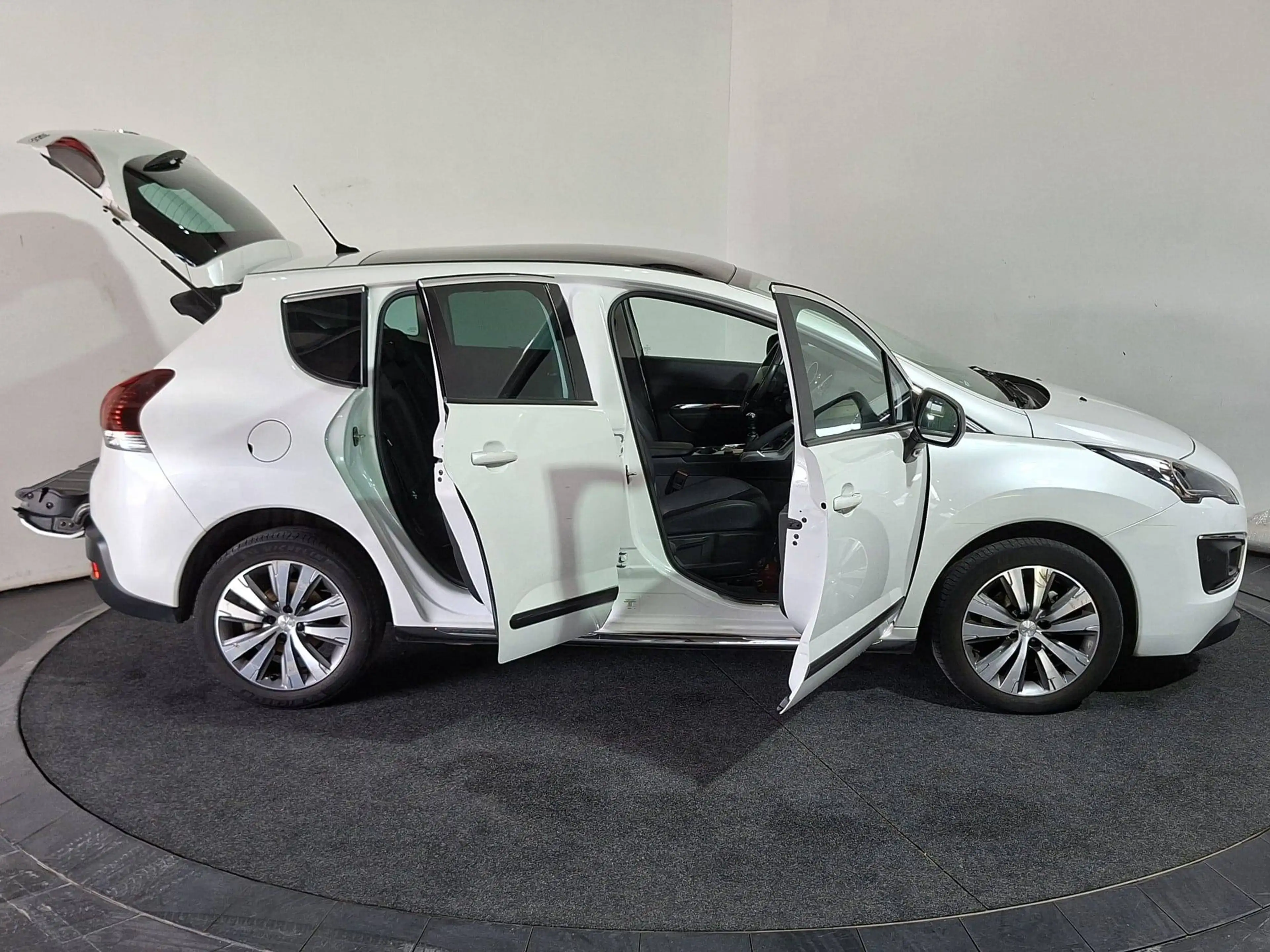 Peugeot 3008 3008 1.6 THP Allure — photo 8