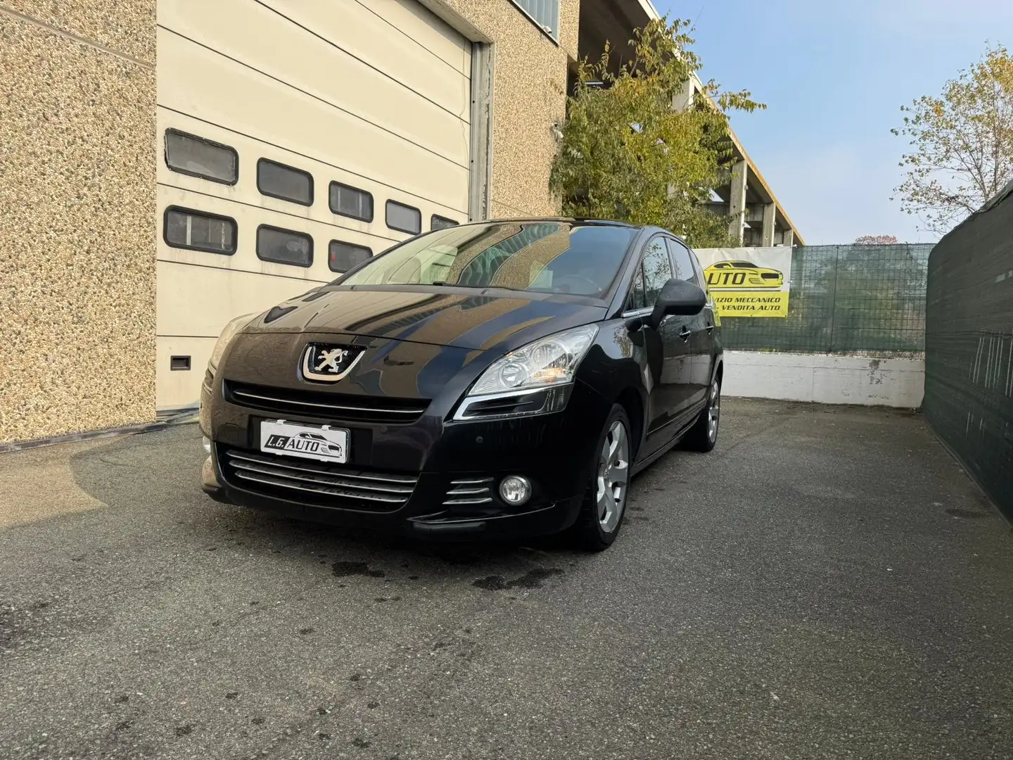 Peugeot 5008 5008 I 2009 1.6 hdi 16v Feline 110cv robot Nero - 1