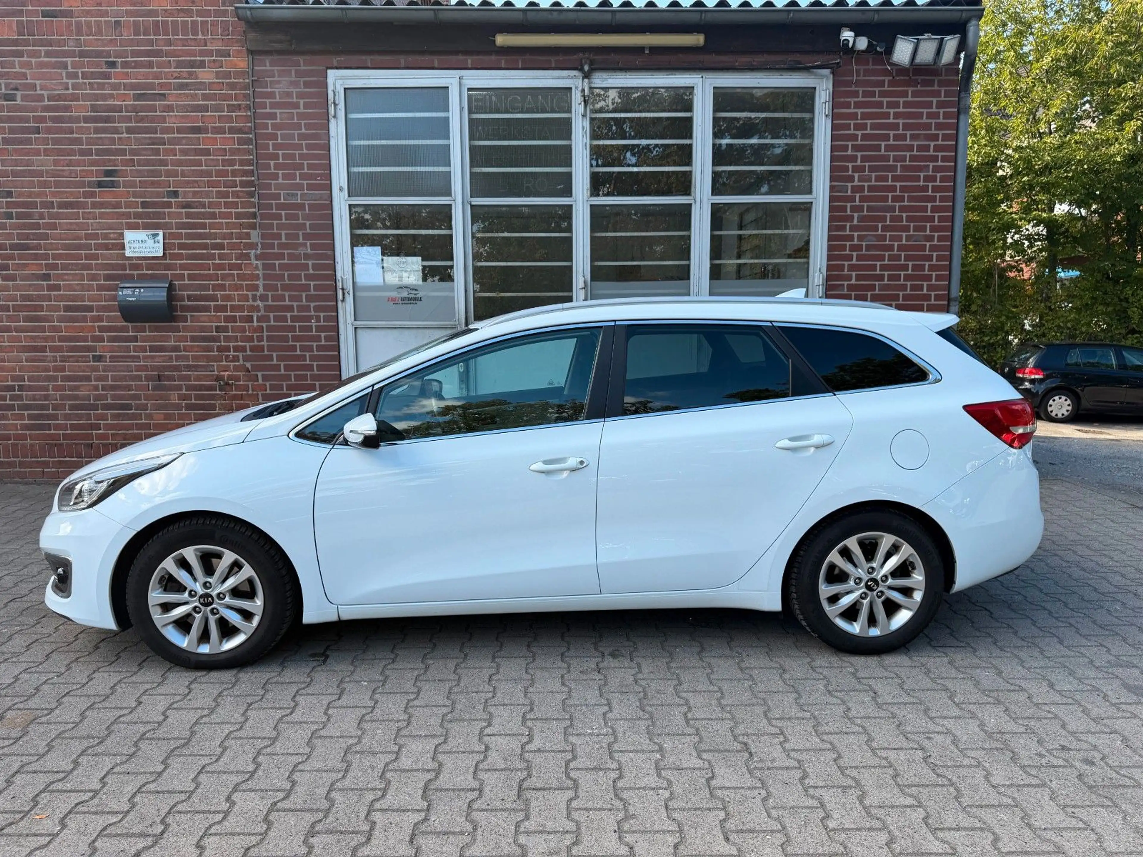 Kia Ceed / cee'd *RFK/LHZ/SHZ/CARPLAY/LED/TÜV/2.HAND* — photo 2