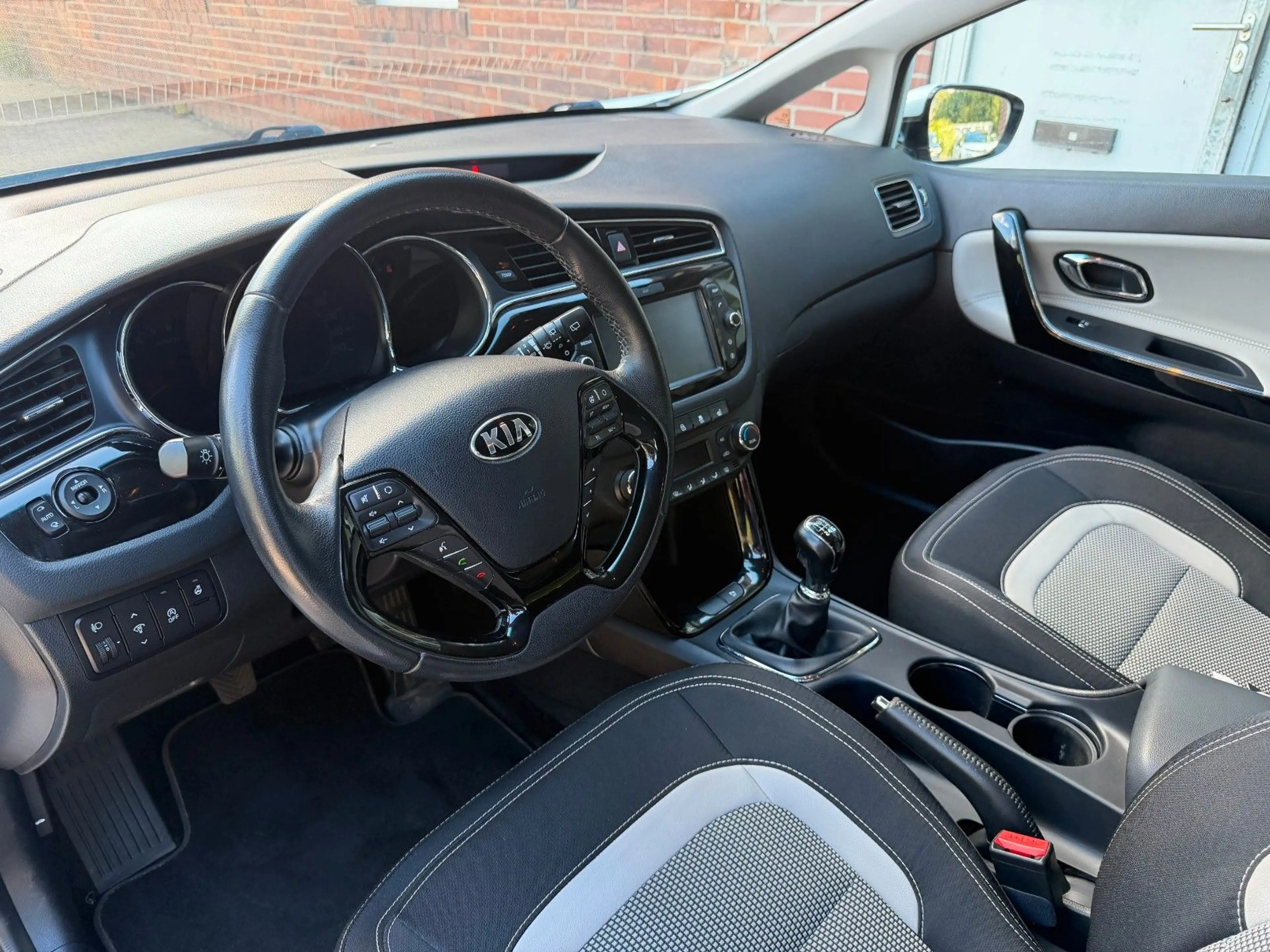 Kia Ceed / cee'd *RFK/LHZ/SHZ/CARPLAY/LED/TÜV/2.HAND* — photo 15