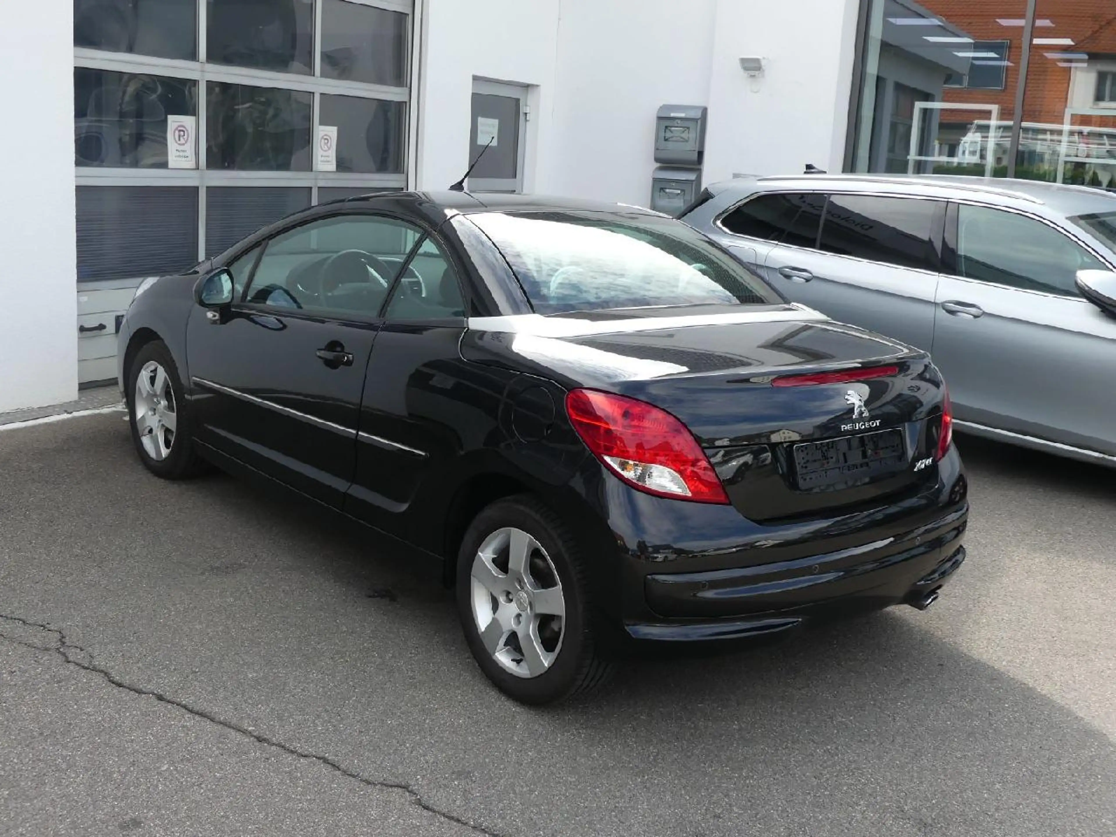 Peugeot 207 Peugeot 207 CC 1,6l 16V Active SHZ/Windschott — photo 2