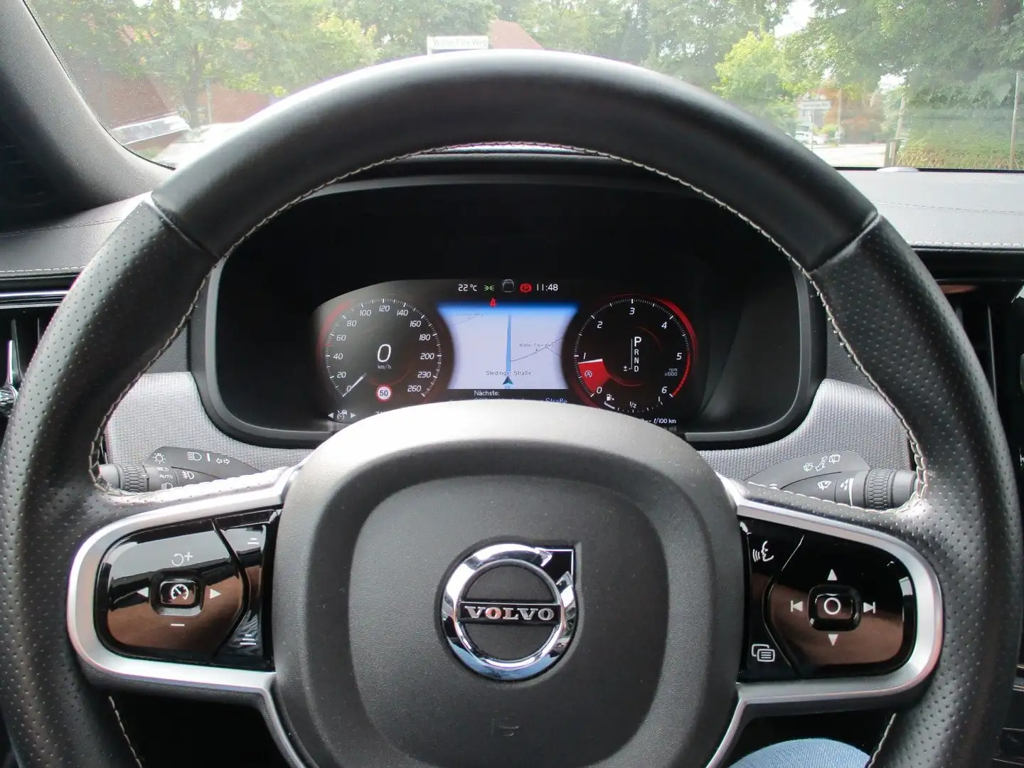Volvo V90 Kombi R Design 19 Zoll/LED/ACC/Leder/Memory Grau - 2