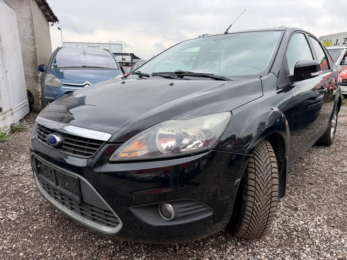 Ford Focus Focus Traveller Van 1,6 TDCi Startup startup Schwarz - 2