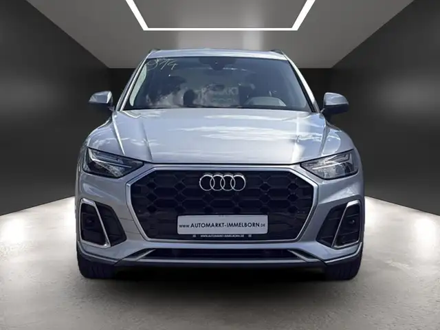 Audi Q5 view 9