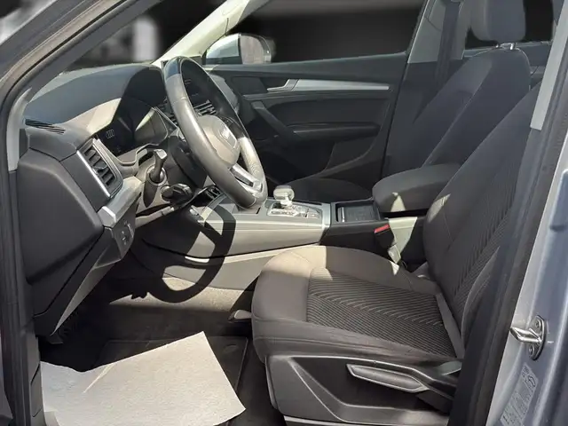 Audi Q5 view 14