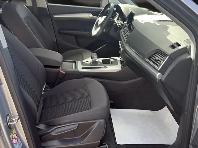 Audi Q5 view 13