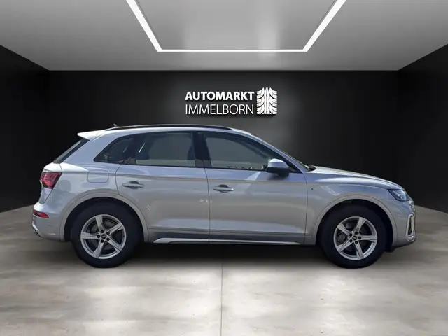 Audi Q5 view 11