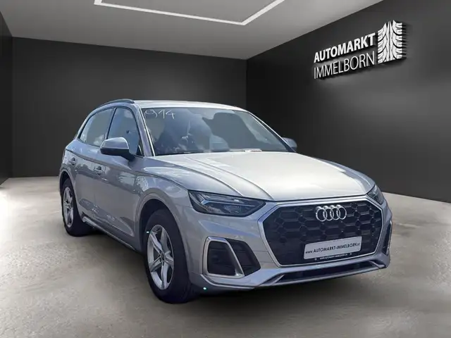 Audi Q5 view 2