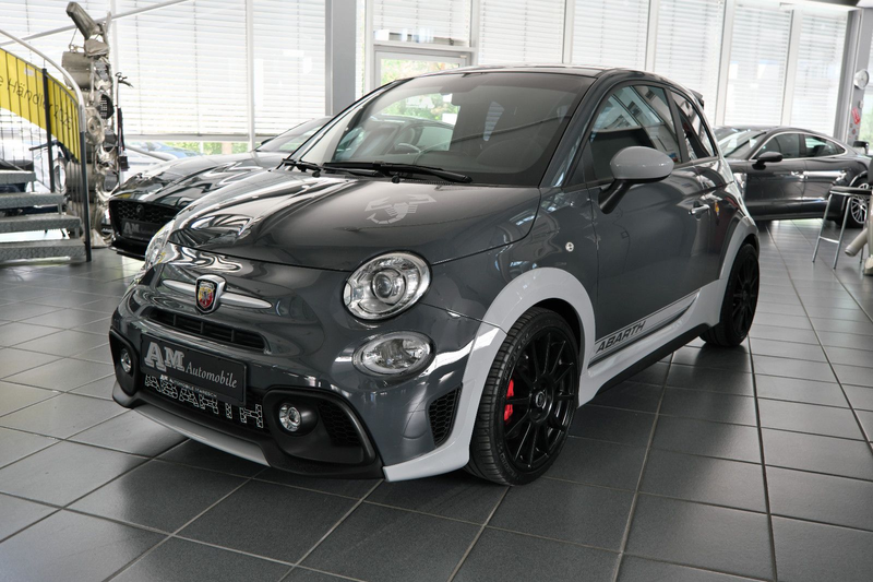 Abarth 695 70th Anniversario Akrapovic Orig. 17`KM DE