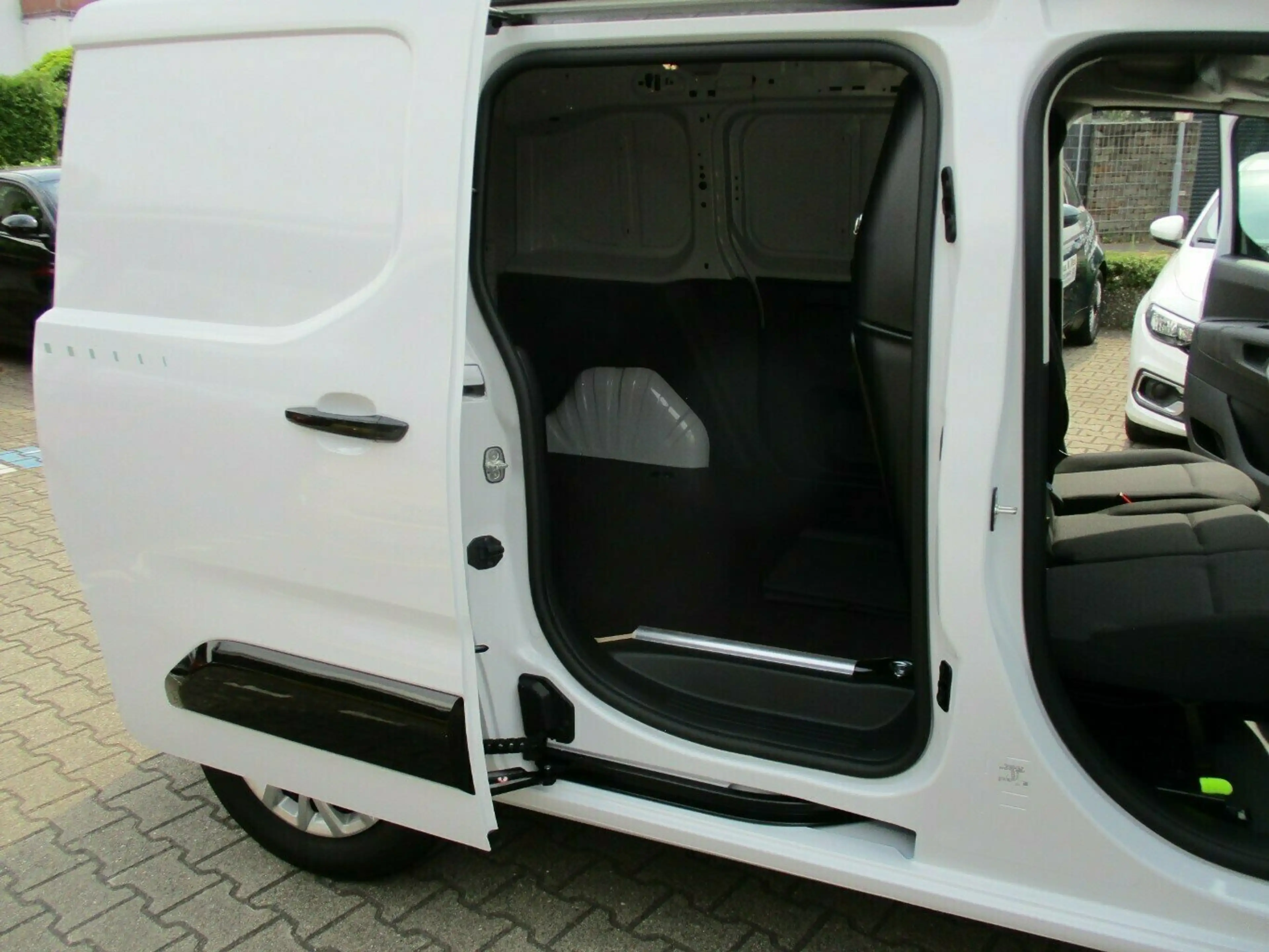 Fiat Doblo KAWA M 1.5 Diesel 75 kW 25th Anniversary — photo 6
