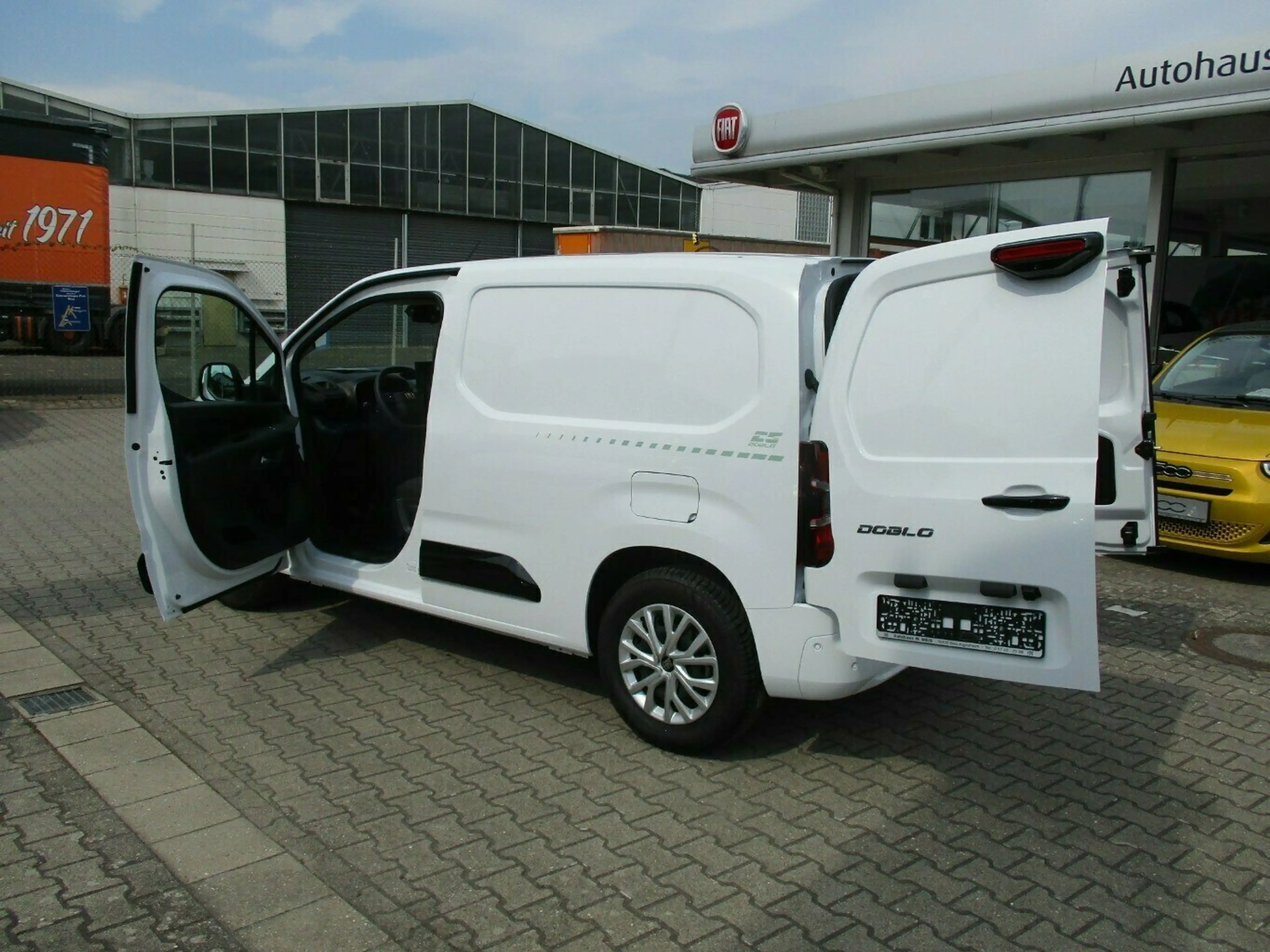 Fiat Doblo KAWA M 1.5 Diesel 75 kW 25th Anniversary — photo 8