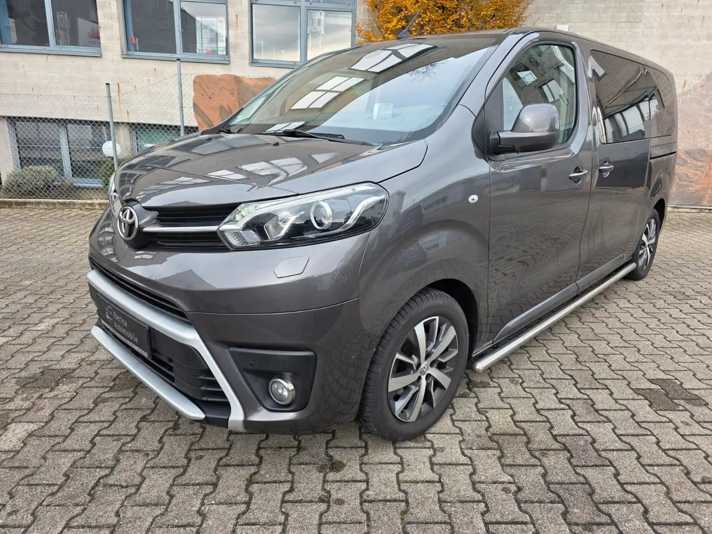 Toyota Proace Verso L1 *7 SITZE*STANDHEIZUNG*BETT Gris - 1