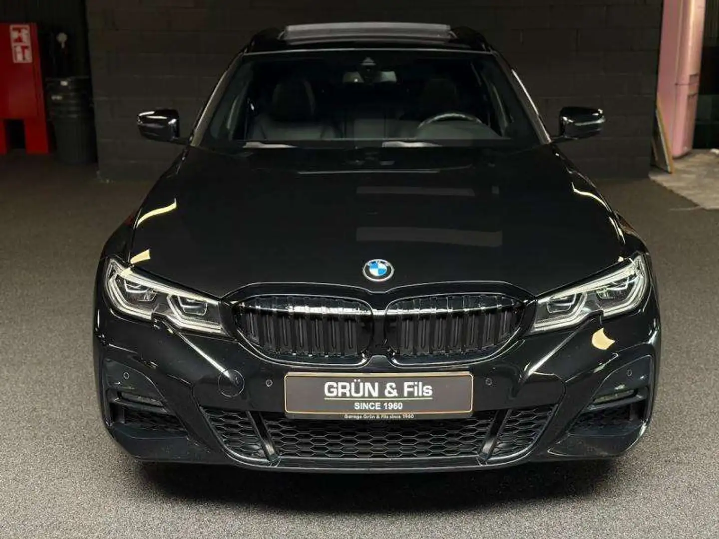 BMW 320 Touring M Sport *Pano*Lazer Noir - 2