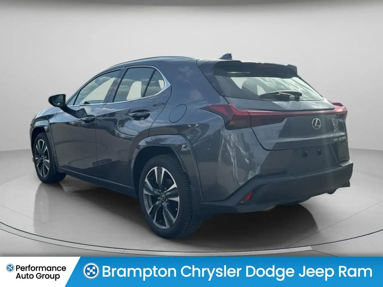 Lexus UX снимка Lexus UX