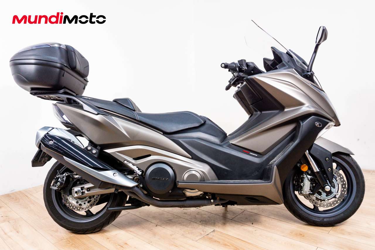 Kymco AK 550
