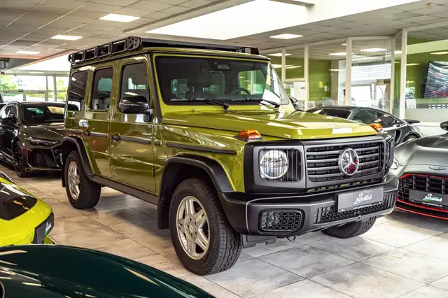 Mercedes-Benz 450 view 3