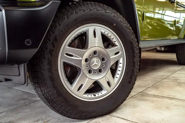 Mercedes-Benz 450 view 14