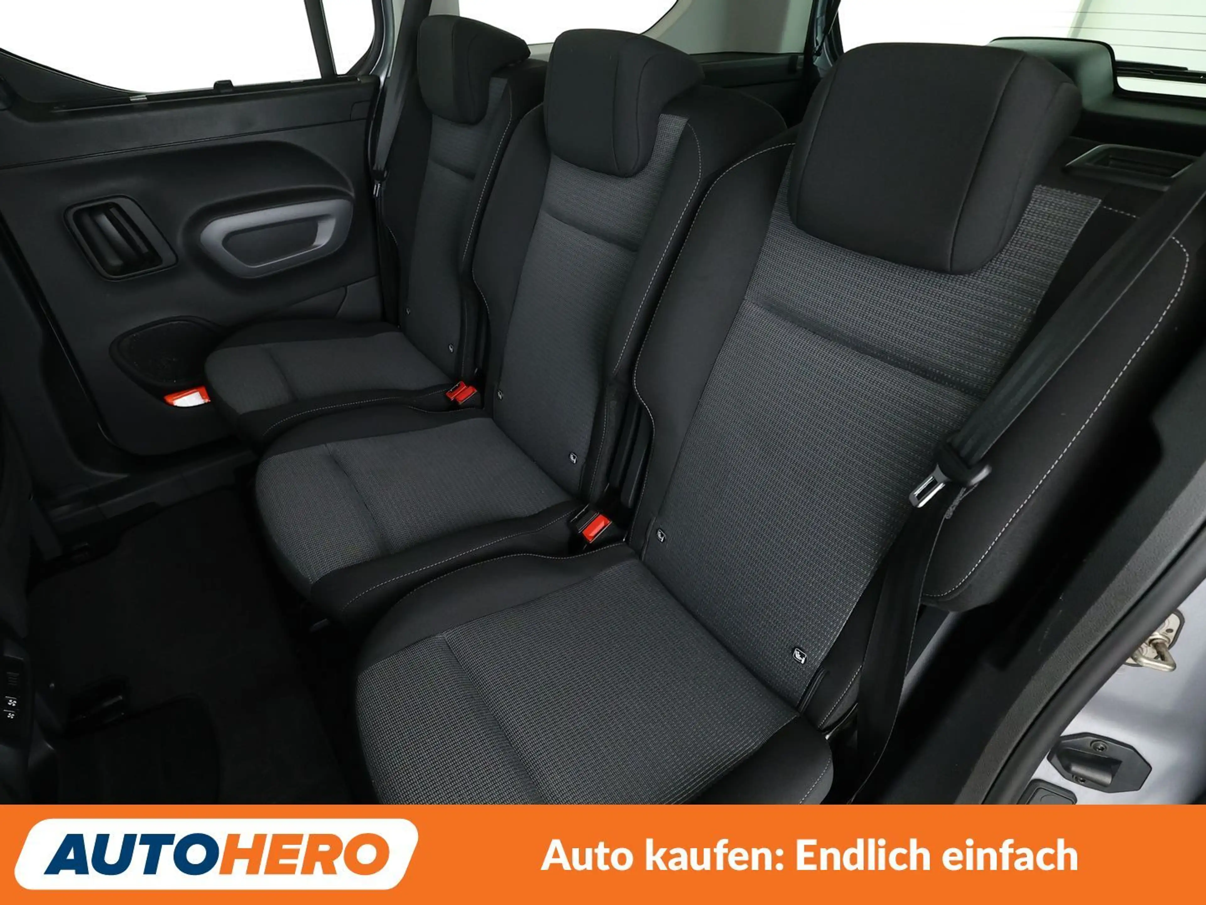 Toyota Proace City 1.5 D-4D L2 Team D*NAVI*TEMPO*CAM*PDC*SHZ* — photo 14