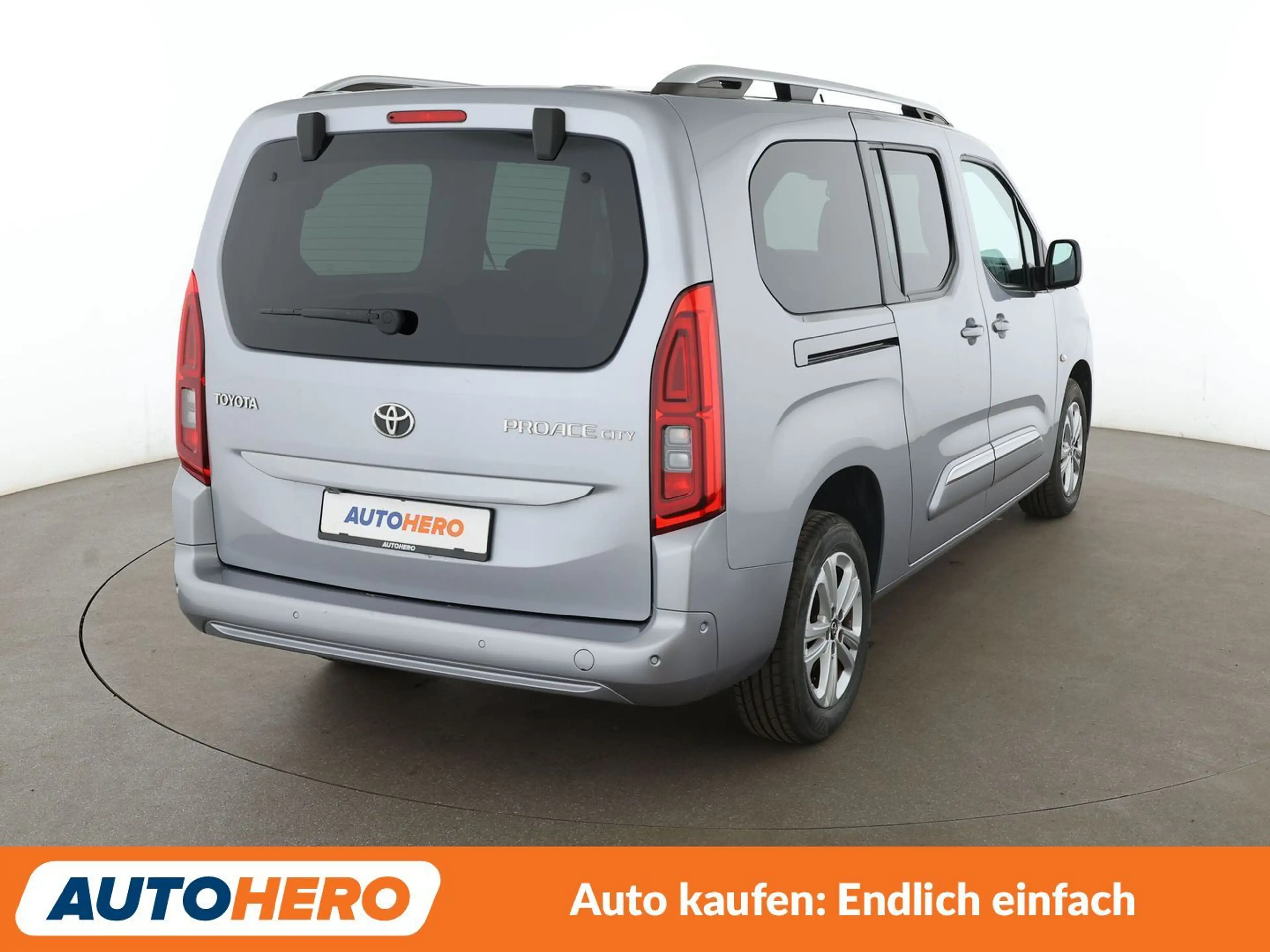 Toyota Proace City 1.5 D-4D L2 Team D*NAVI*TEMPO*CAM*PDC*SHZ* — photo 6