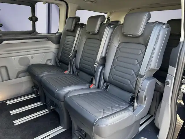 Ford Tourneo Custom view 9