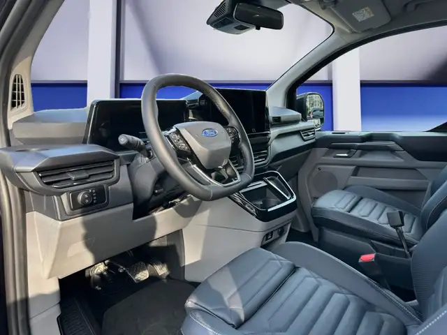Ford Tourneo Custom view 13