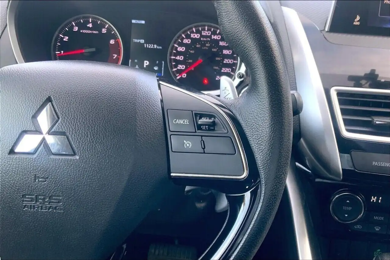 Mitsubishi Eclipse Cross снимка Mitsubishi Eclipse Cross