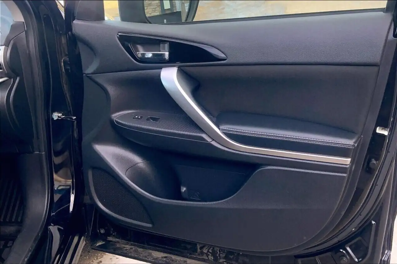 Mitsubishi Eclipse Cross снимка Mitsubishi Eclipse Cross