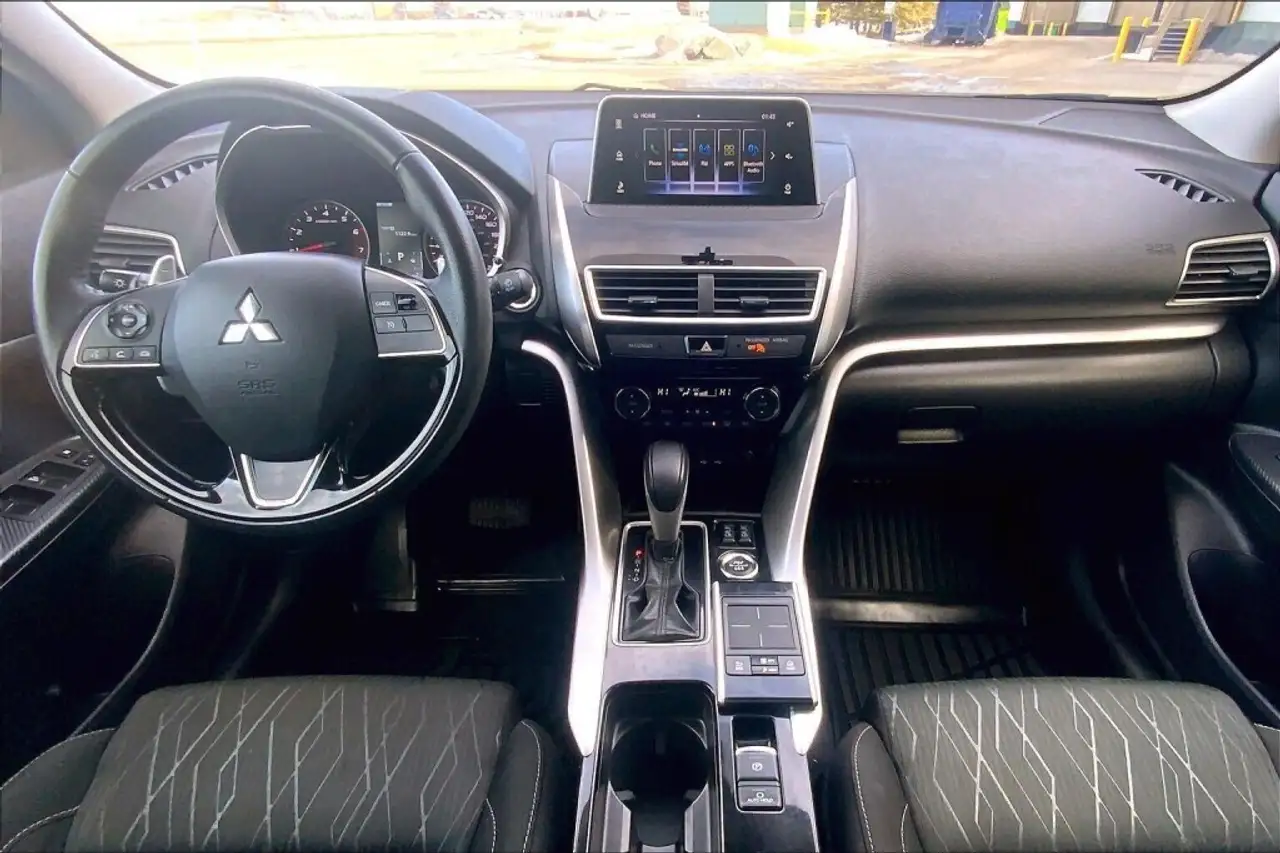 Mitsubishi Eclipse Cross снимка Mitsubishi Eclipse Cross