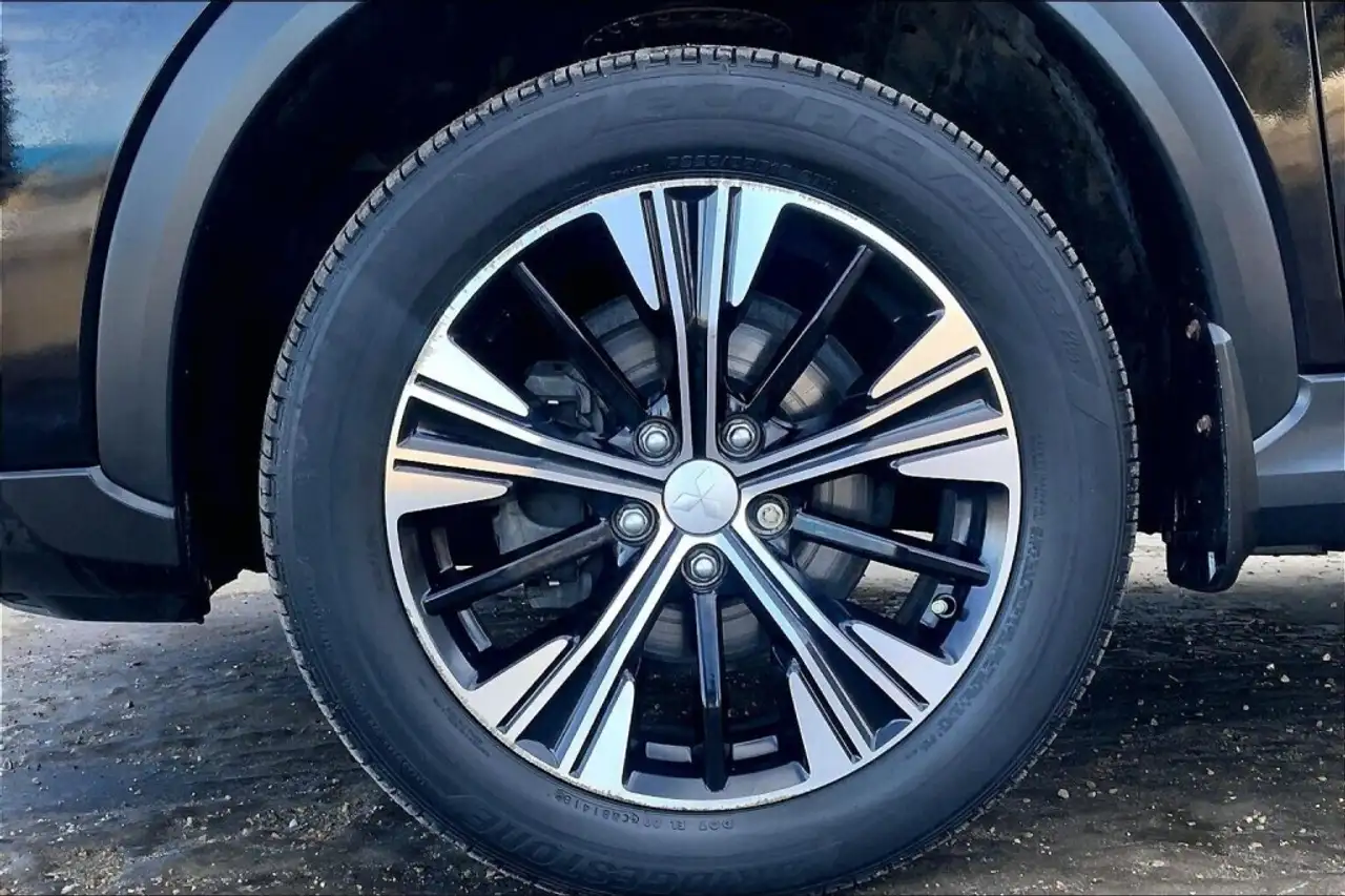 Mitsubishi Eclipse Cross снимка Mitsubishi Eclipse Cross