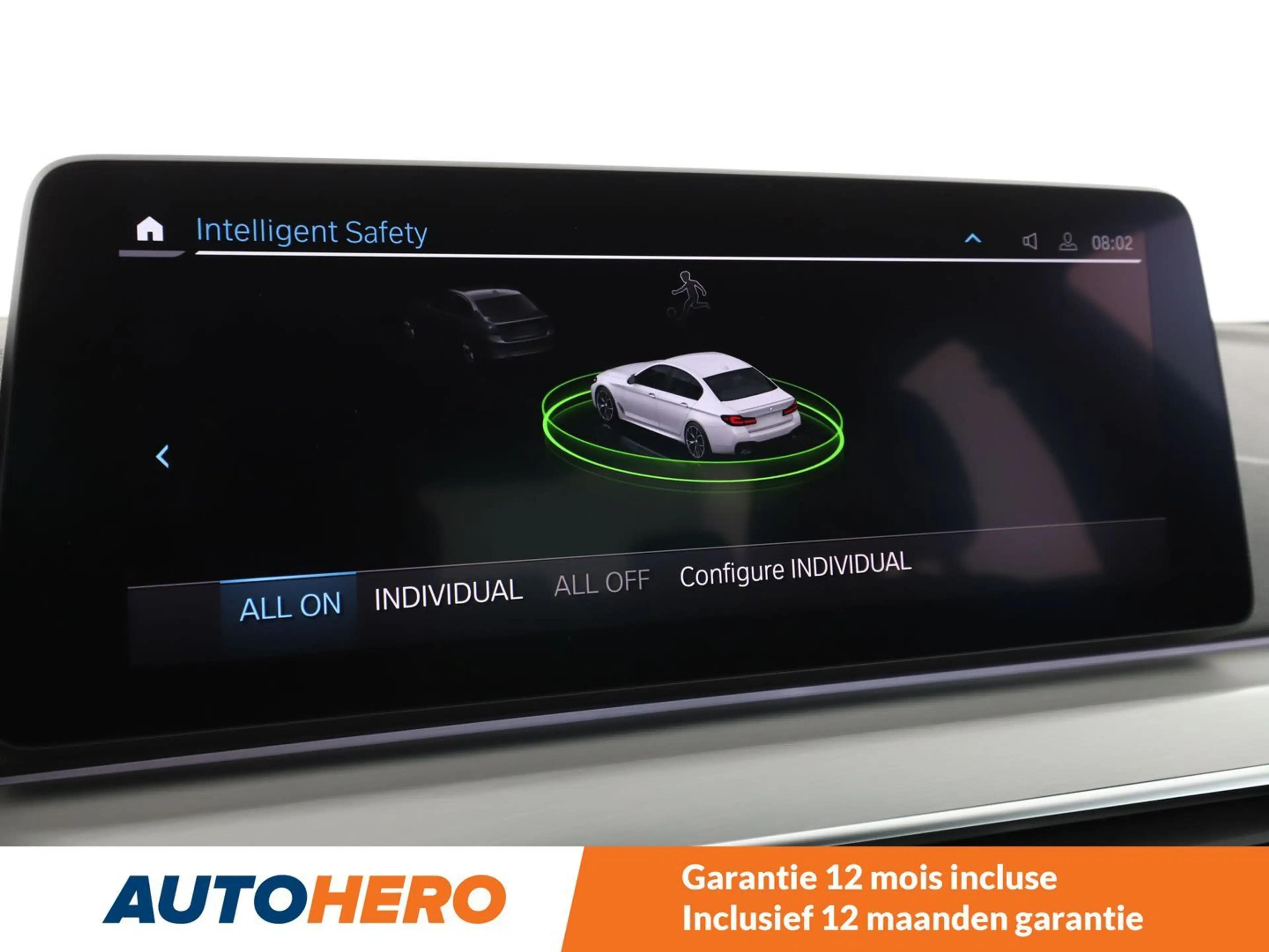 BMW 545 545e xDrive M Sport — photo 12