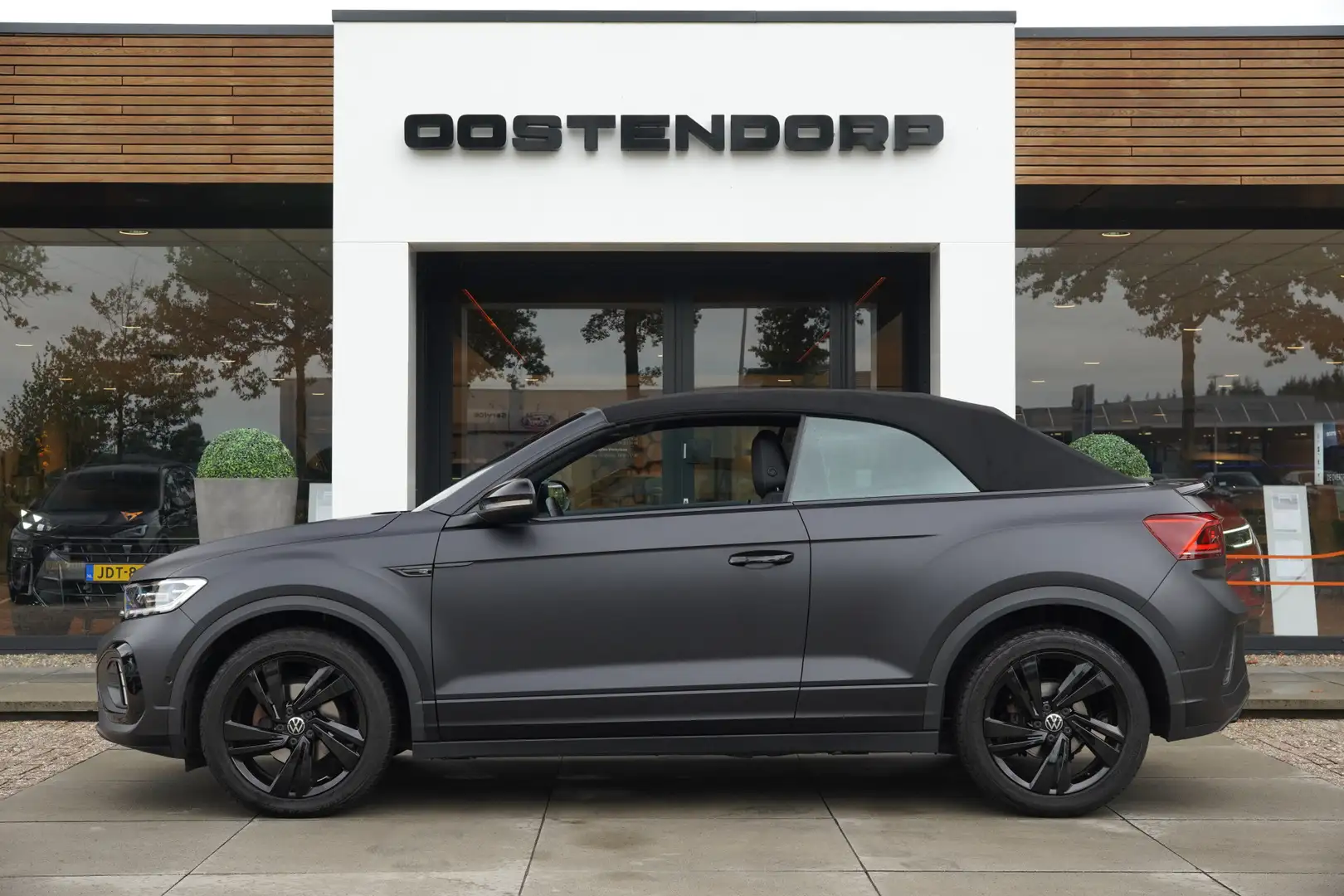 Volkswagen T-Roc Cabrio 1.5TSI/150pk R-Line Edition Black (One/999) Noir - 2