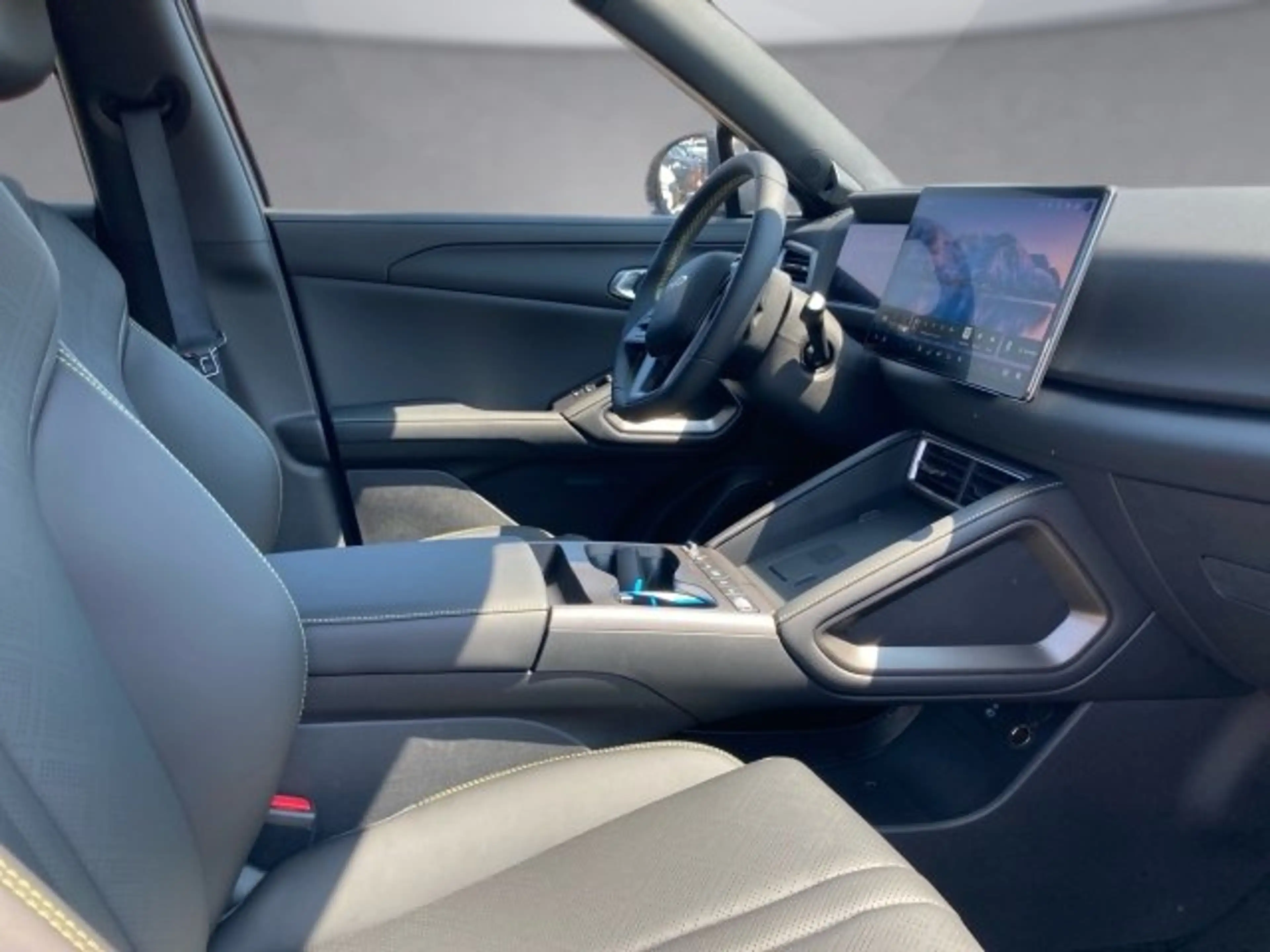 BYD Atto 2 DM-i Boost — photo 9