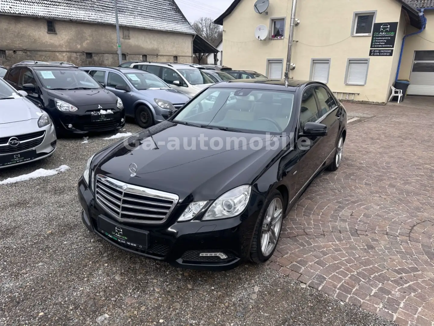 Mercedes-Benz E 350 CDI Lim. ** Tüv ** Viele Extras ** Schwarz - 1