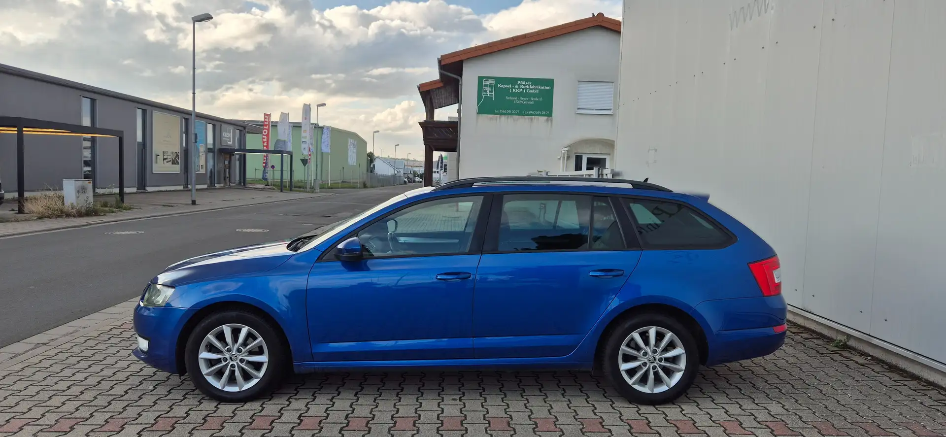Skoda Octavia Combi 1.6 TDI (Green tec) DSG Ambition Blau - 1