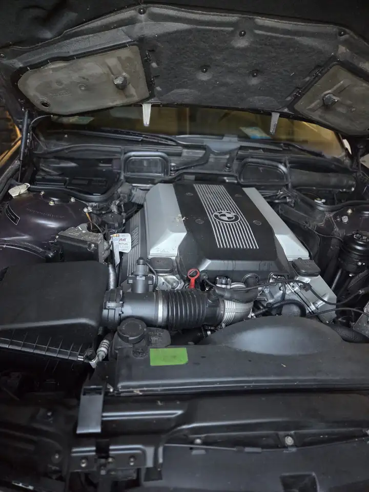 BMW 740i V8, foto 9