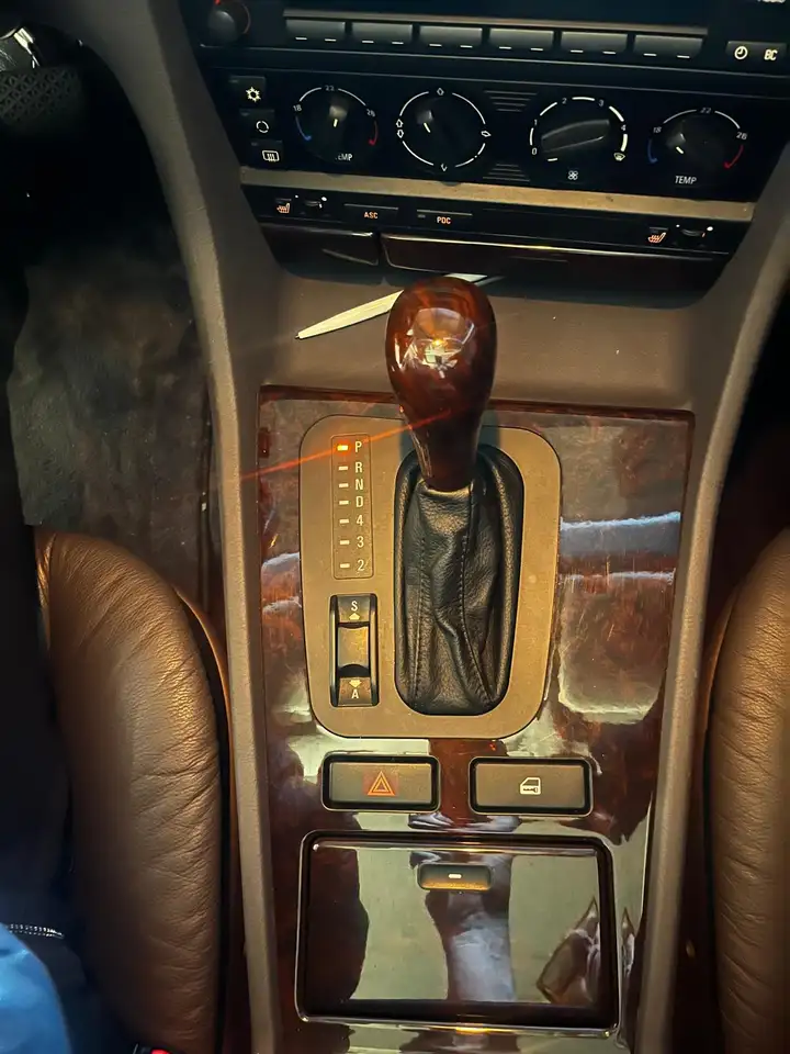 BMW 740i V8, foto 4