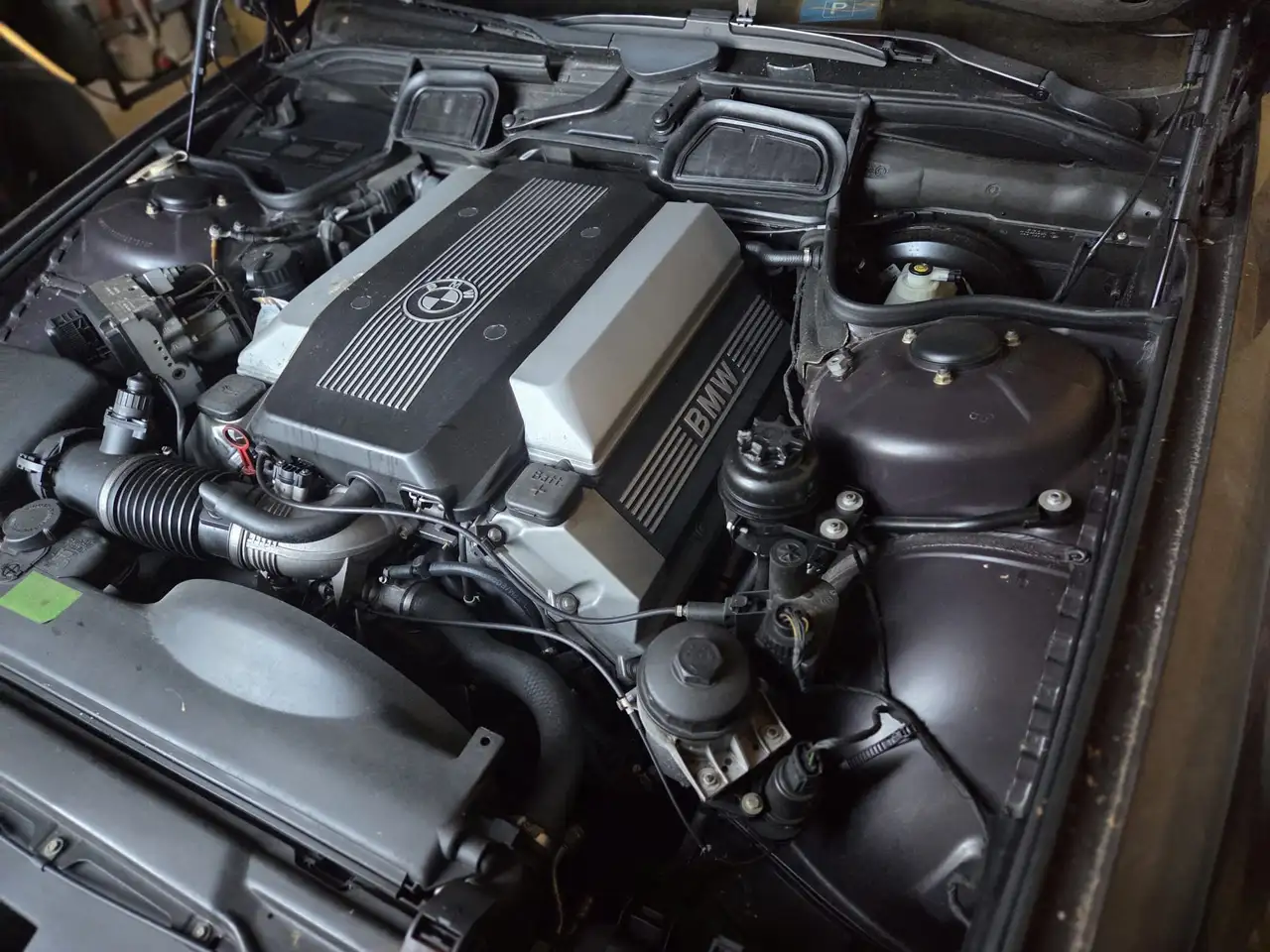 BMW 740i V8, foto 8