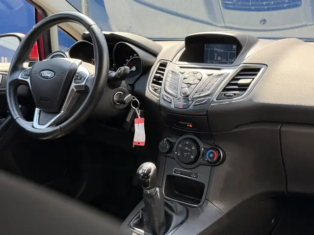 Ford Fiesta view 13