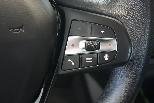 BMW 1 Series view 14