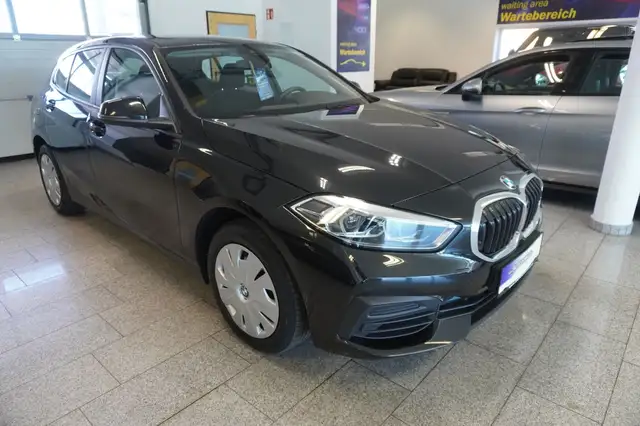BMW 1 Series view 2