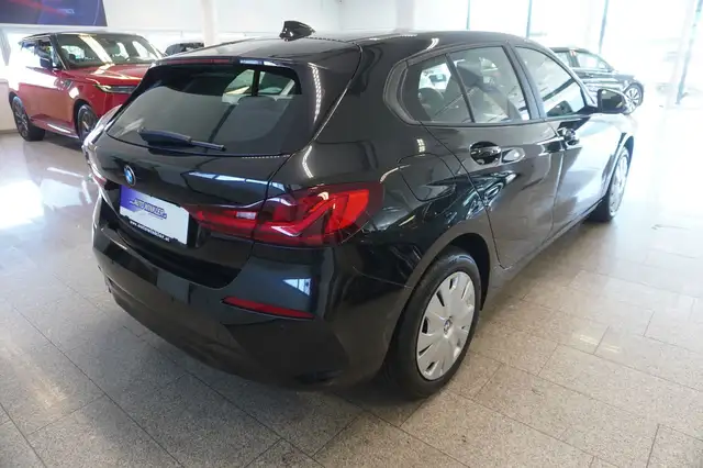 BMW 1 Series view 5