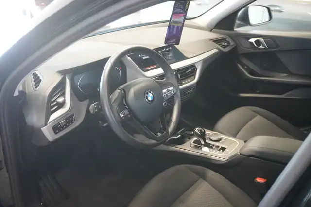 BMW 1 Series view 7