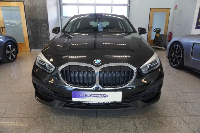 BMW 1 Series view 3